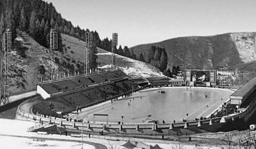 Высокогорный ледовый стадион в Медео, близ Алма-Аты. 1972.
