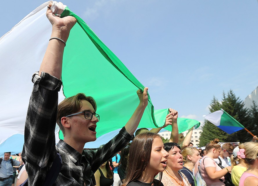 Кто выводит хитропродуманный Хабаровск на митинги? И платят ли людям за это деньги? Фото: REUTERS