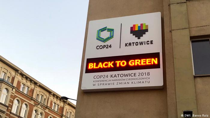 A screen in Katowice, Poland, says Black to Green to promote COP24 (DW/I. Banos Ruiz)