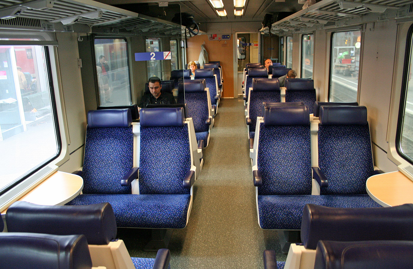 Вагоны в поезде сидят. Сидячий вагон 601н. ФПК сидячий 3с. Сидячий ФПК 2с. Поезд 337ж сидячий вагон.